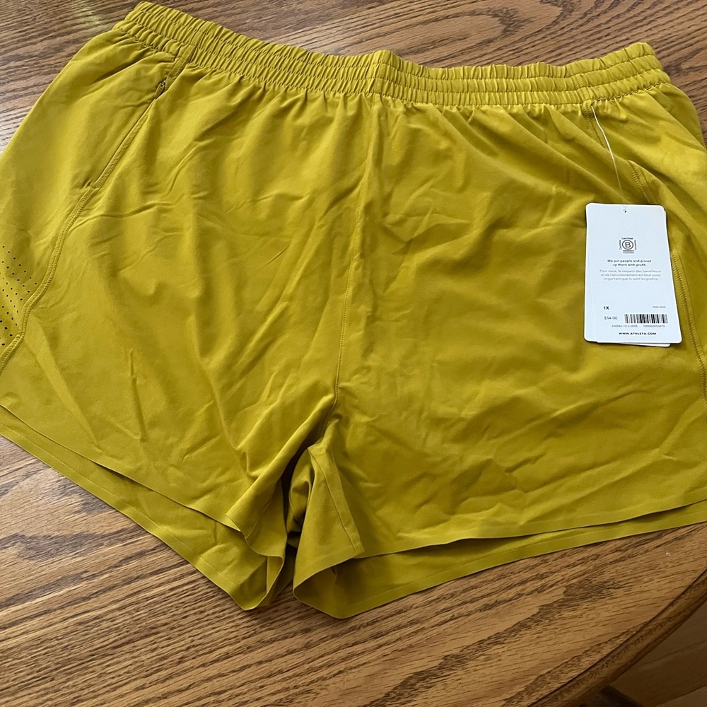 COPY - Athleta Hustle 3 inch short size 1X